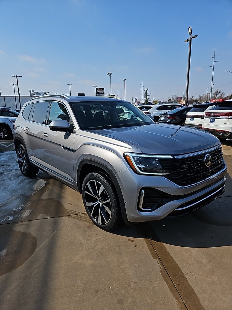 New 2026 Volkswagen Atlas SEL Premium R-Line image 3