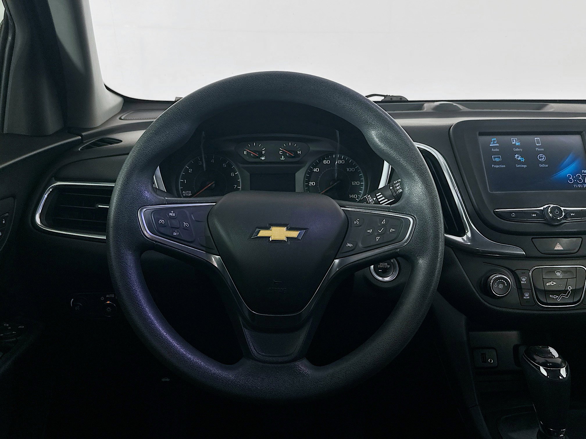 Used 2018 Chevrolet Equinox LT FWD image 17