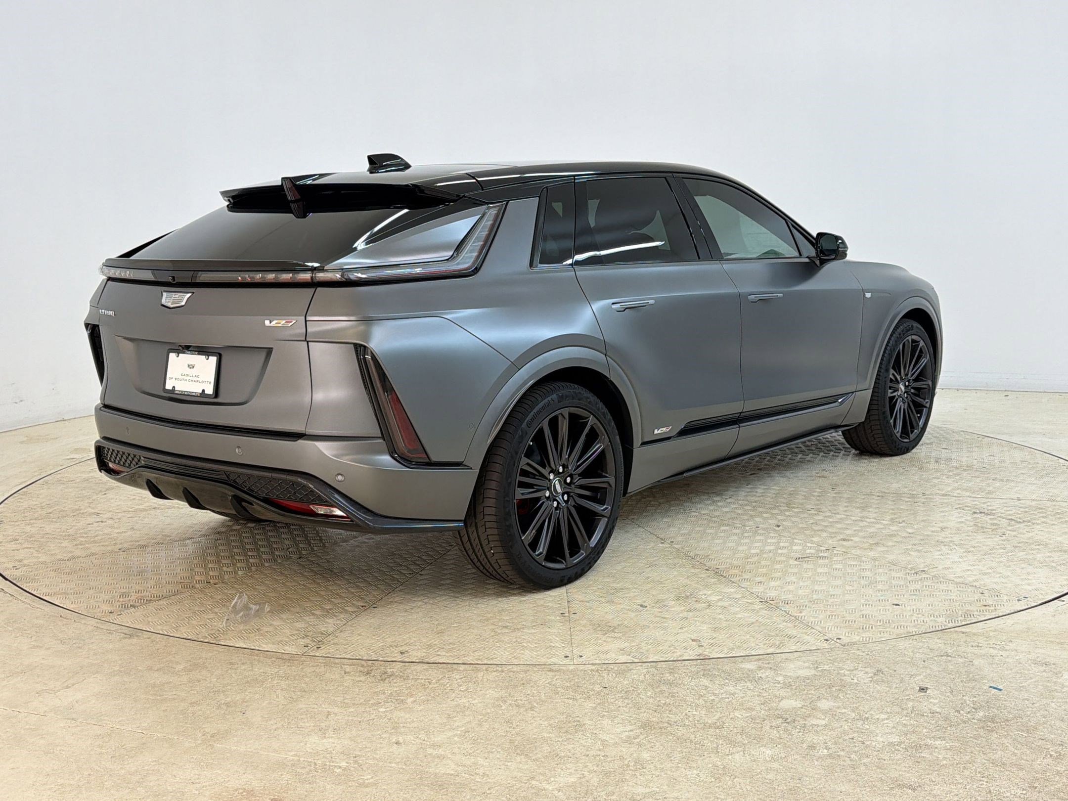 New 2026 Cadillac Lyriq V w/ Exterior Carbon Fiber Package AWD/4WD image 9