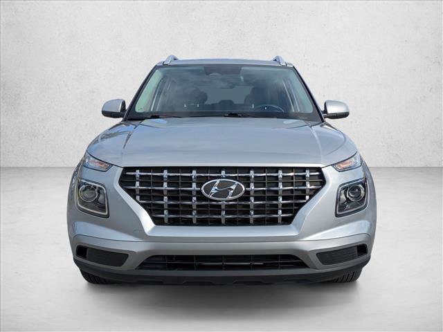Used 2024 Hyundai Venue SEL image 2