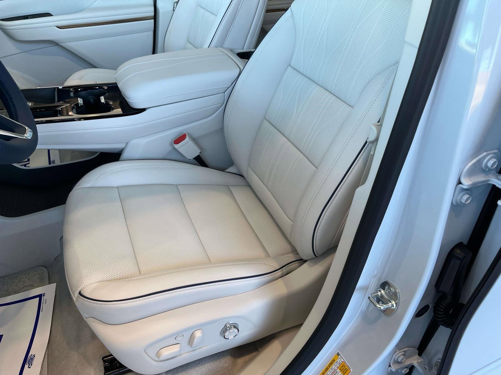 New 2026 Buick Enclave Avenir w/ Super Cruise Package image 22