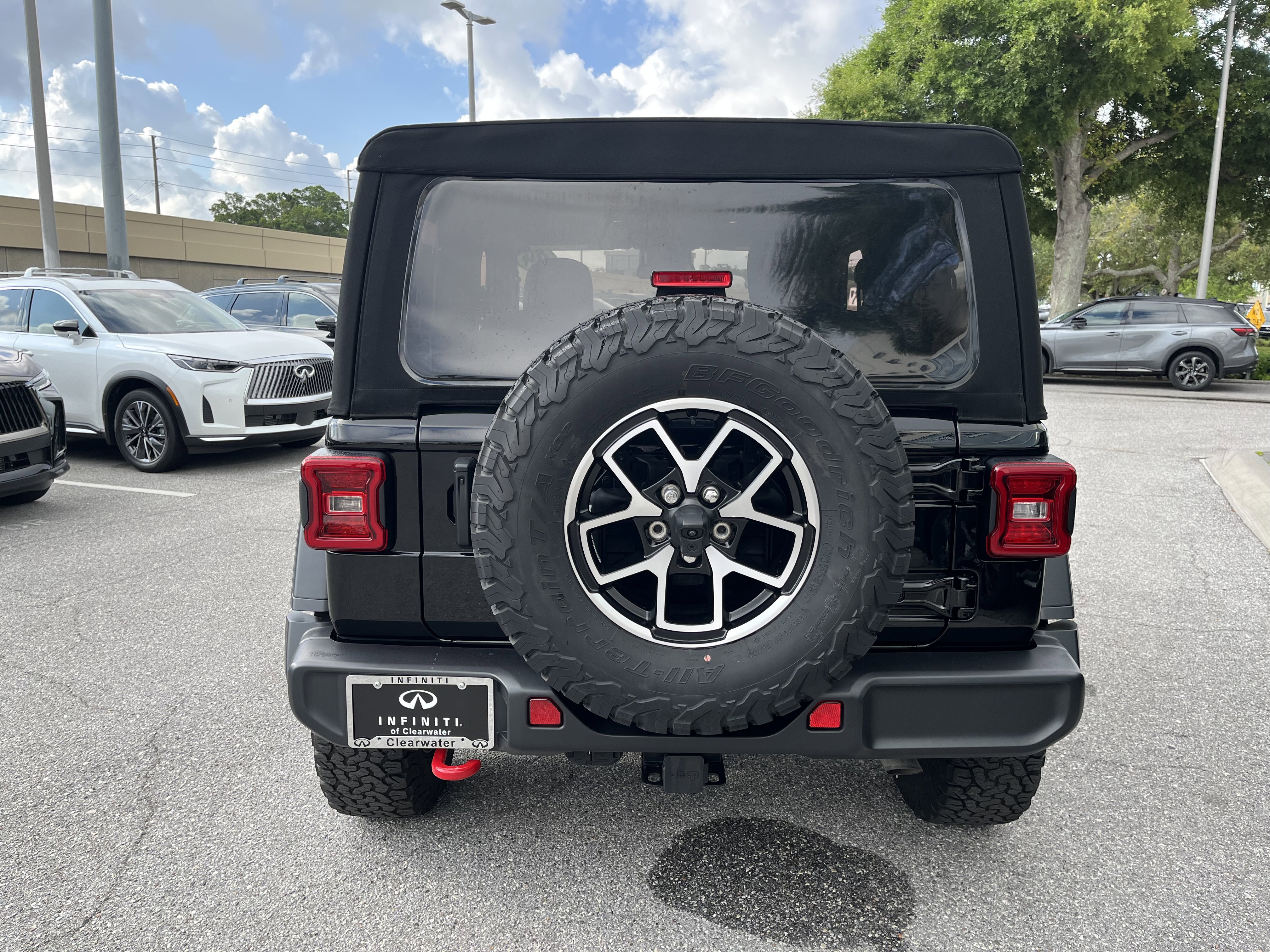 Used 2024 Jeep Wrangler Rubicon AWD/4WD image 4