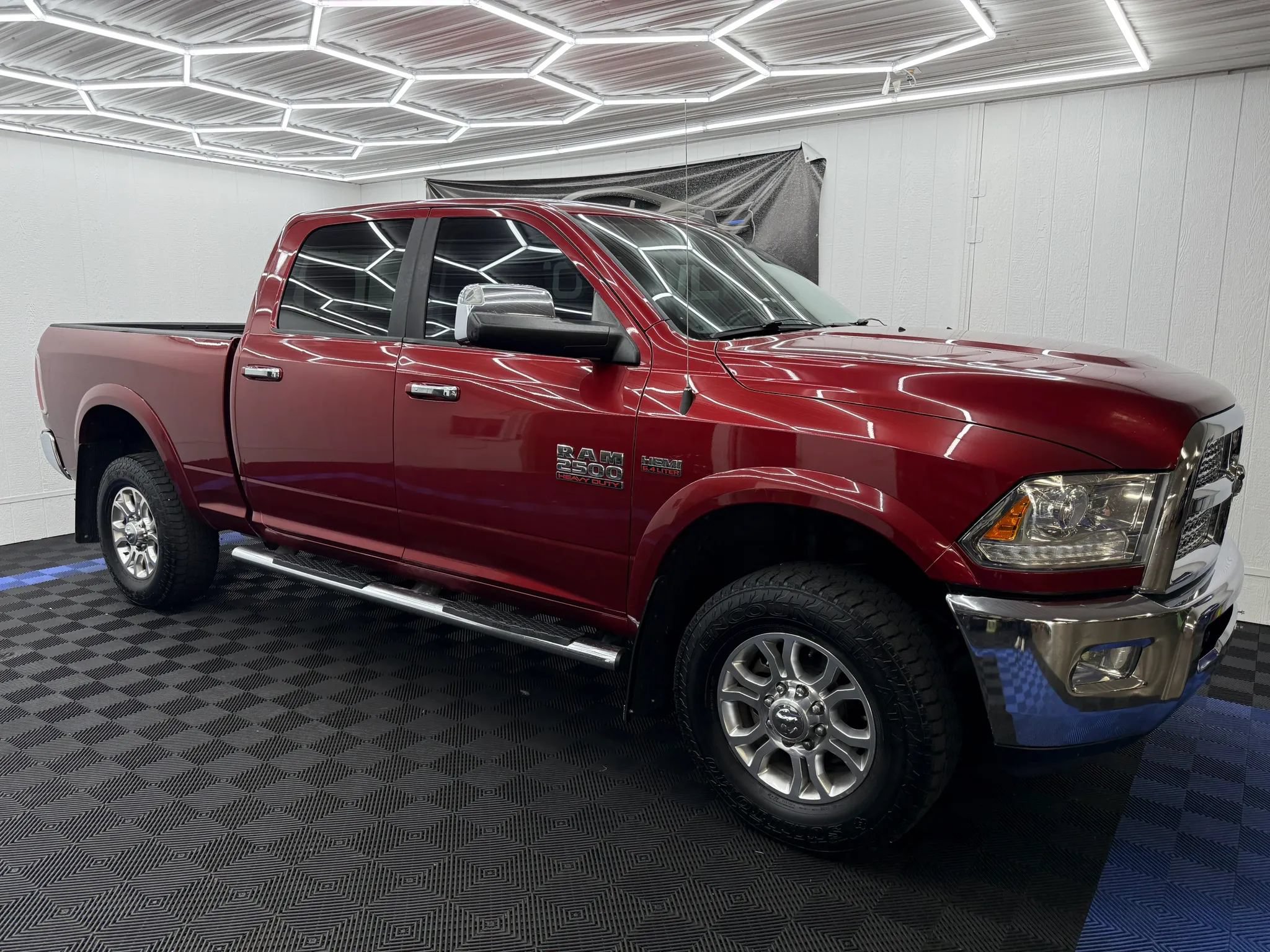 Used 2014 RAM 2500 Laramie w/ Convenience Group AWD/4WD image 2