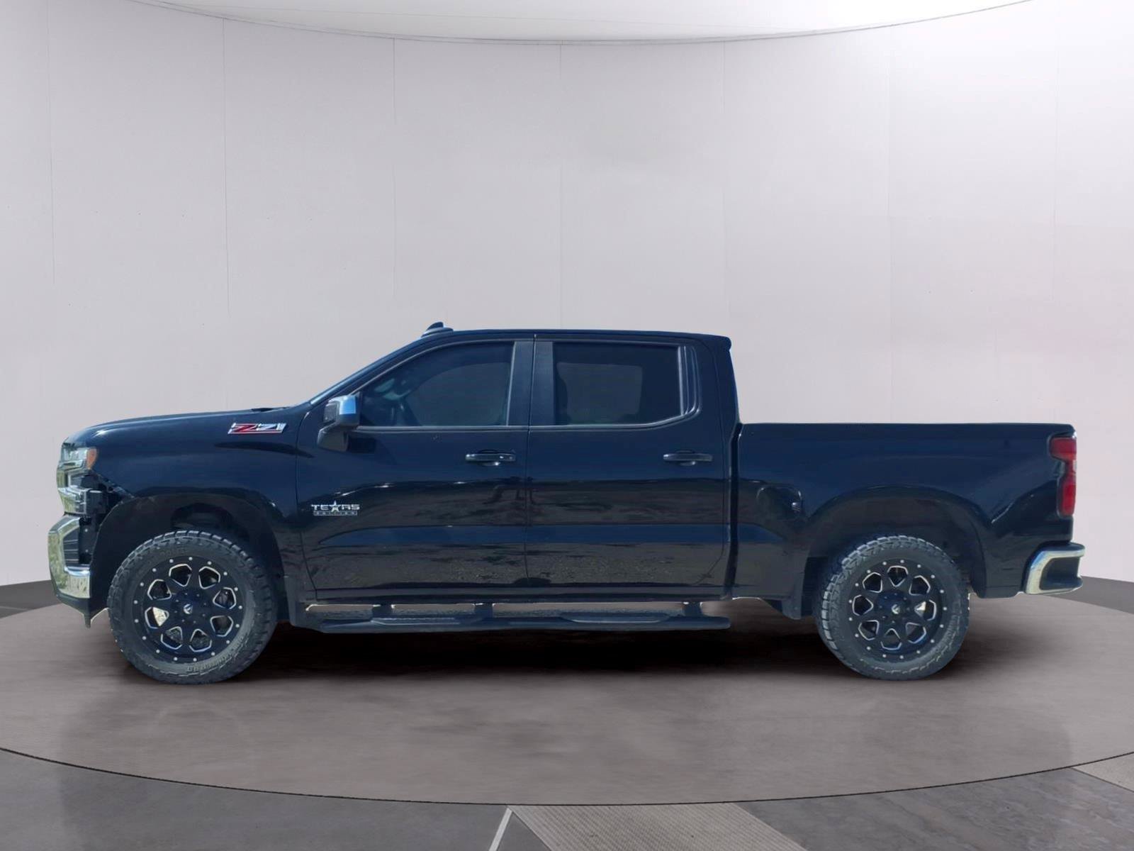 Used 2020 Chevrolet Silverado 1500 LT w/ Texas Edition AWD/4WD image 2