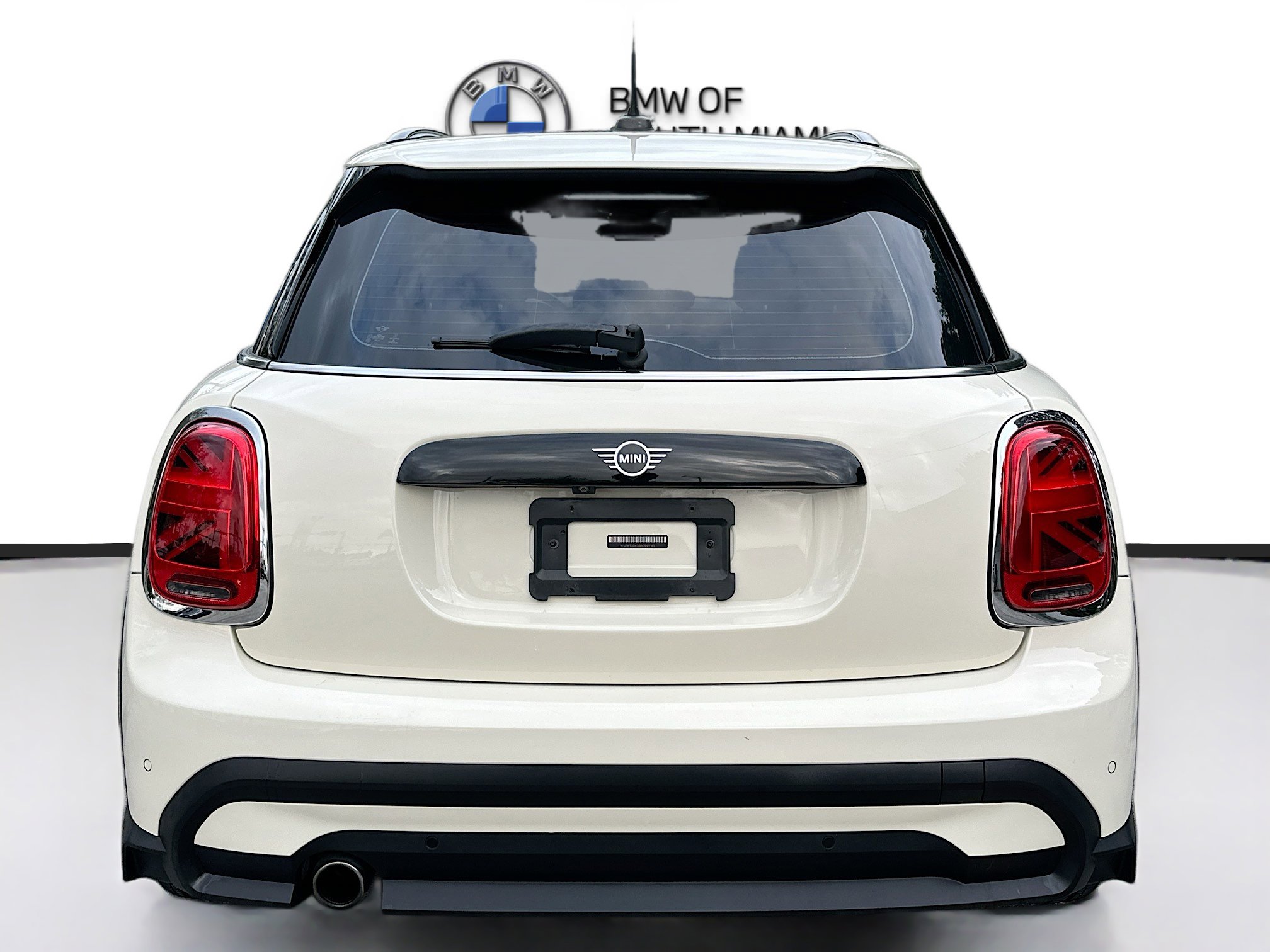 Used 2022 MINI Cooper 4-Door Hardtop image 6