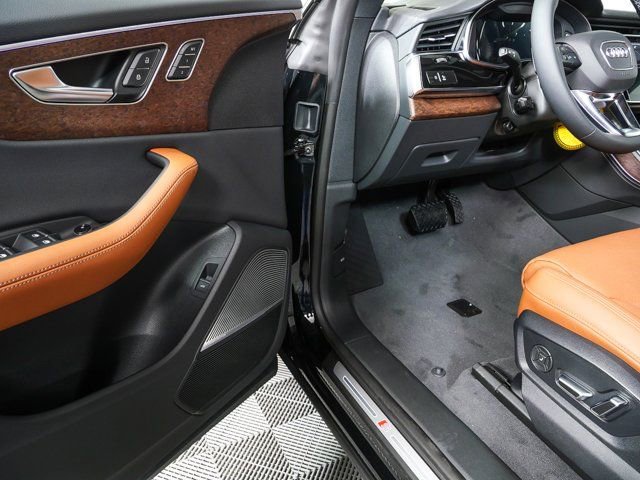 New 2026 Audi Q8 Prestige image 8