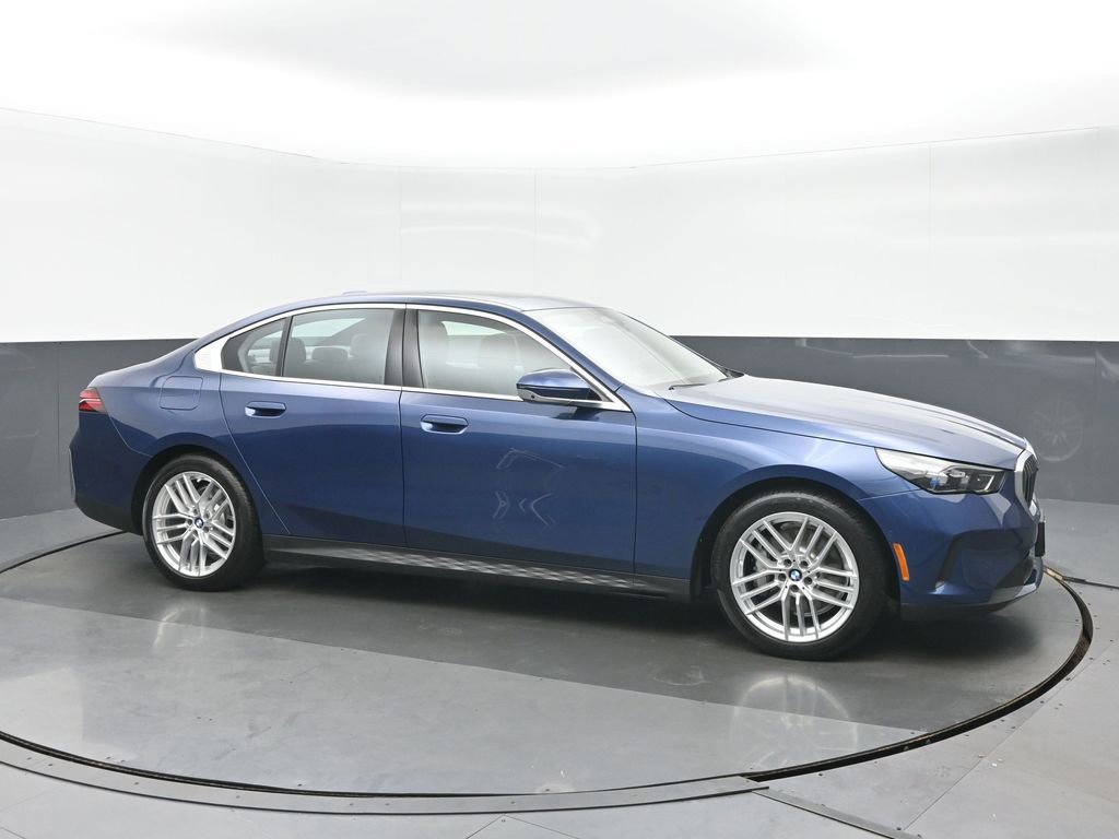 Used 2024 BMW 530i xDrive w/ Premium Package AWD/4WD image 2