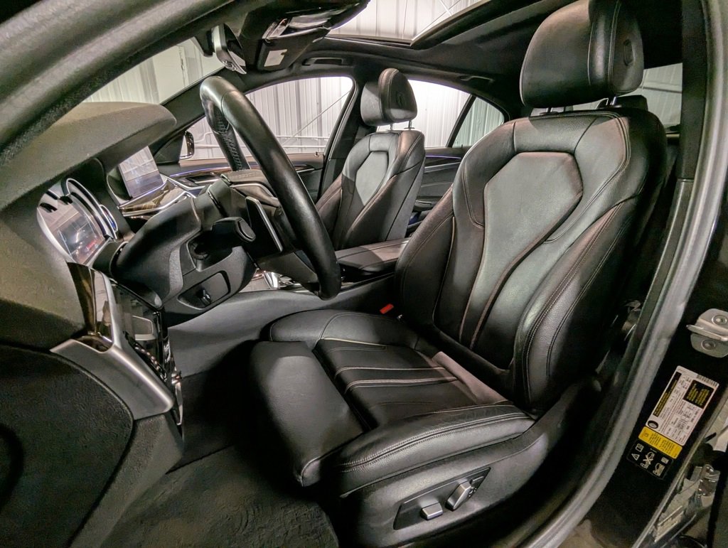 Used 2018 BMW 530i xDrive image 18