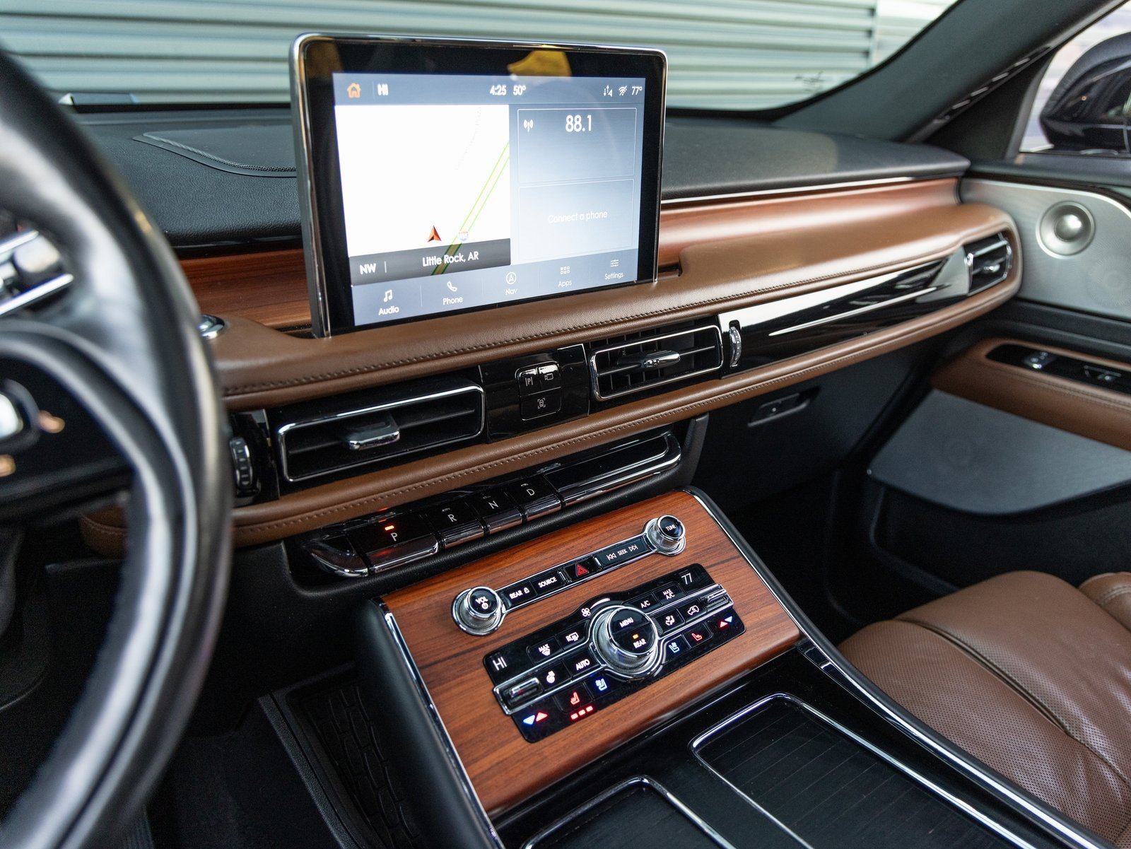 Used 2020 Lincoln Aviator Reserve w/ Equipment Group 202A image 13