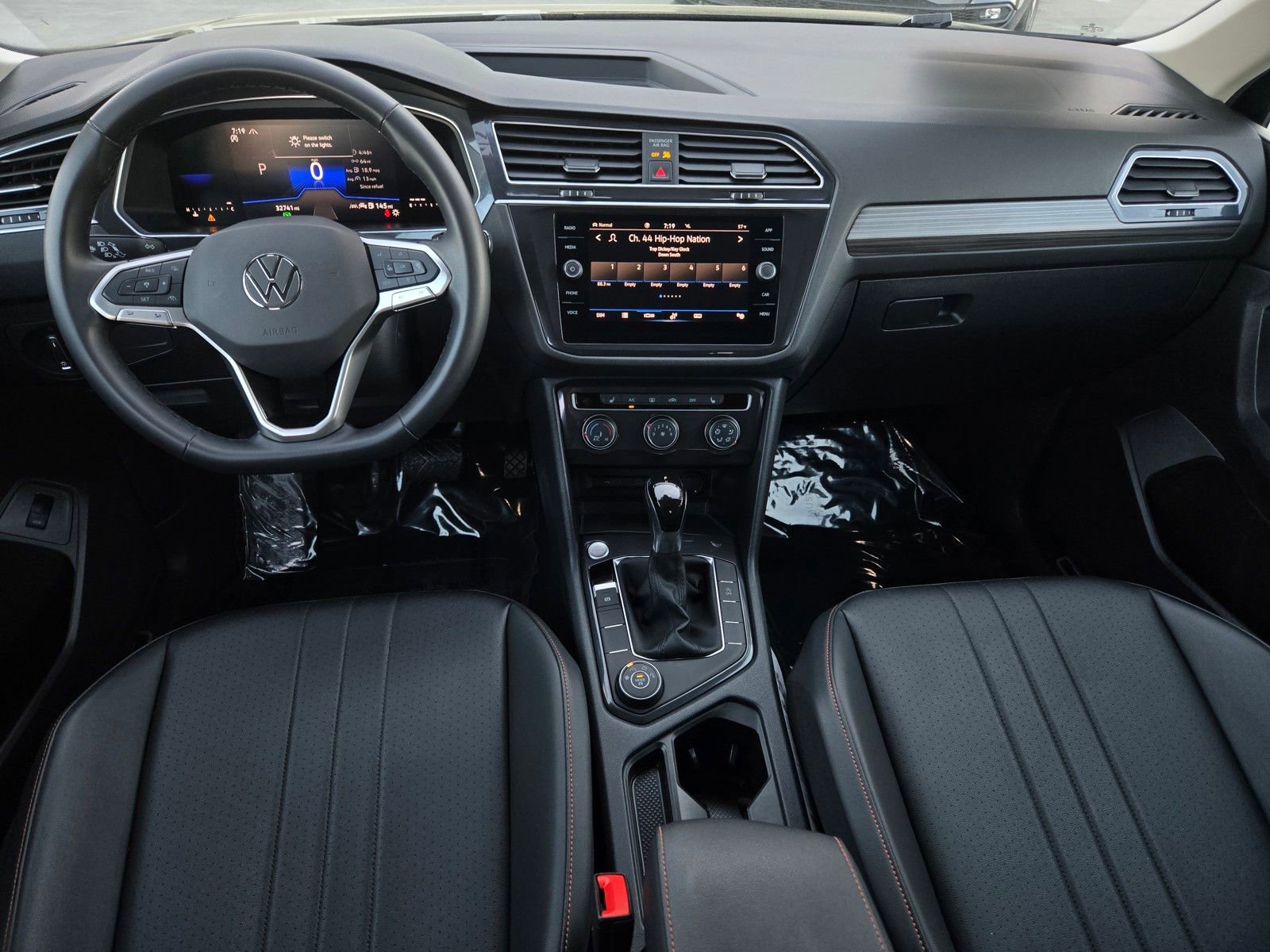 Used 2024 Volkswagen Tiguan Wolfsburg Edition image 14