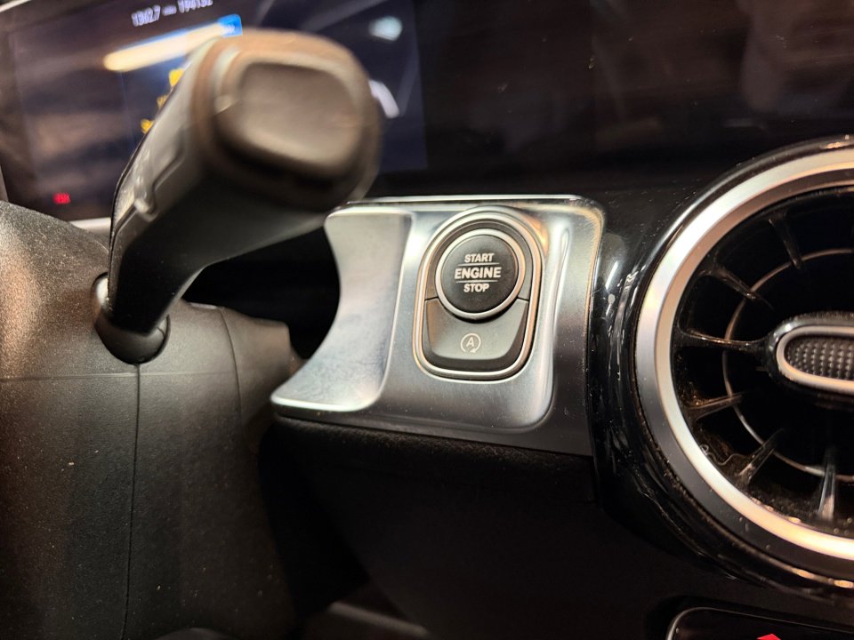 Used 2020 Mercedes-Benz GLB 250 4MATIC image 20