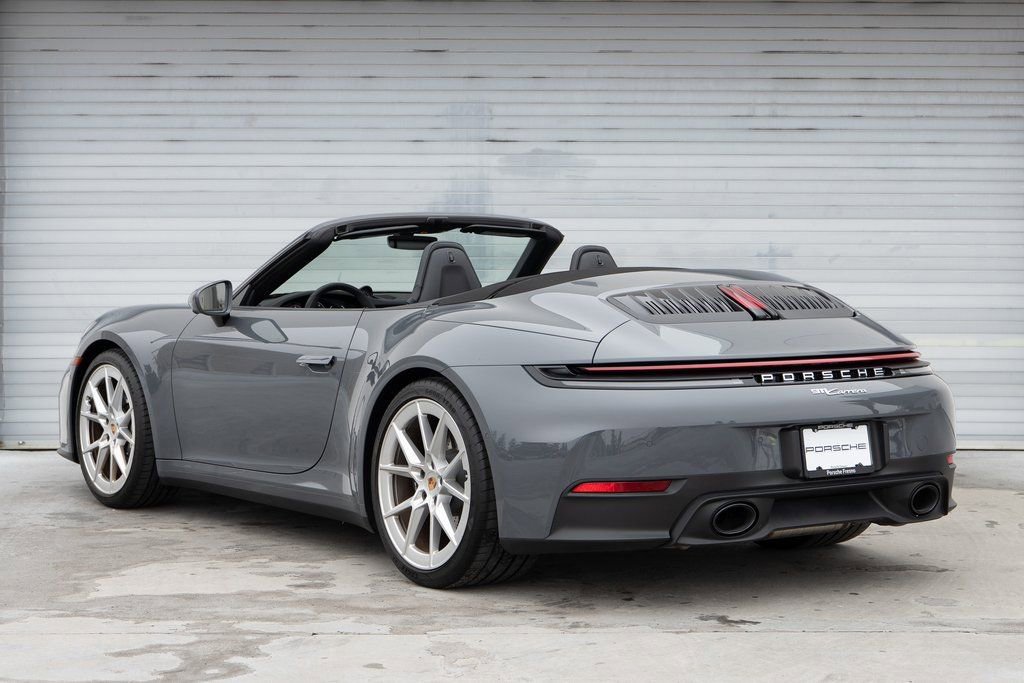 Certified 2025 Porsche 911 Carrera image 3