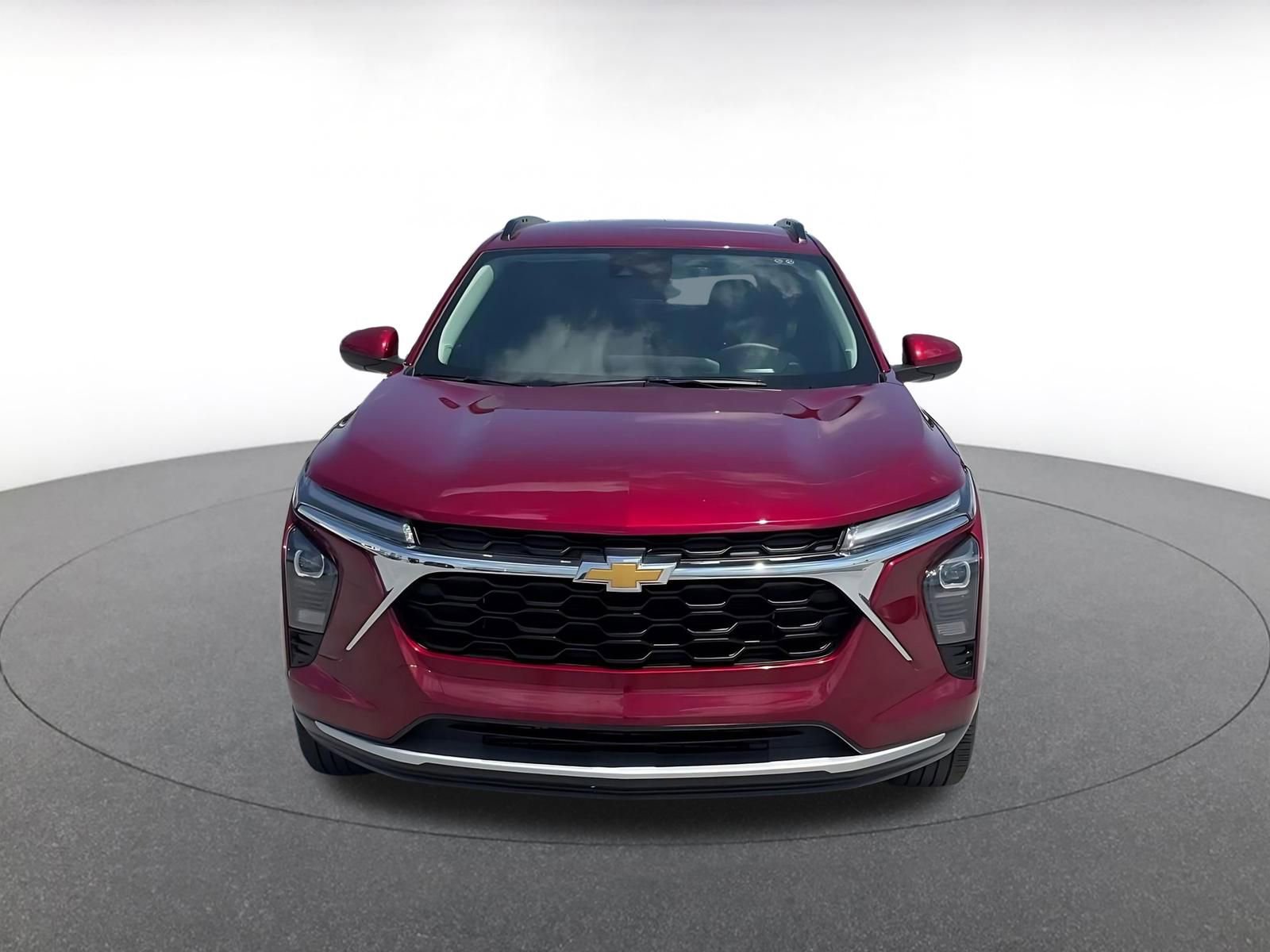 Used 2025 Chevrolet Trax LT FWD image 4