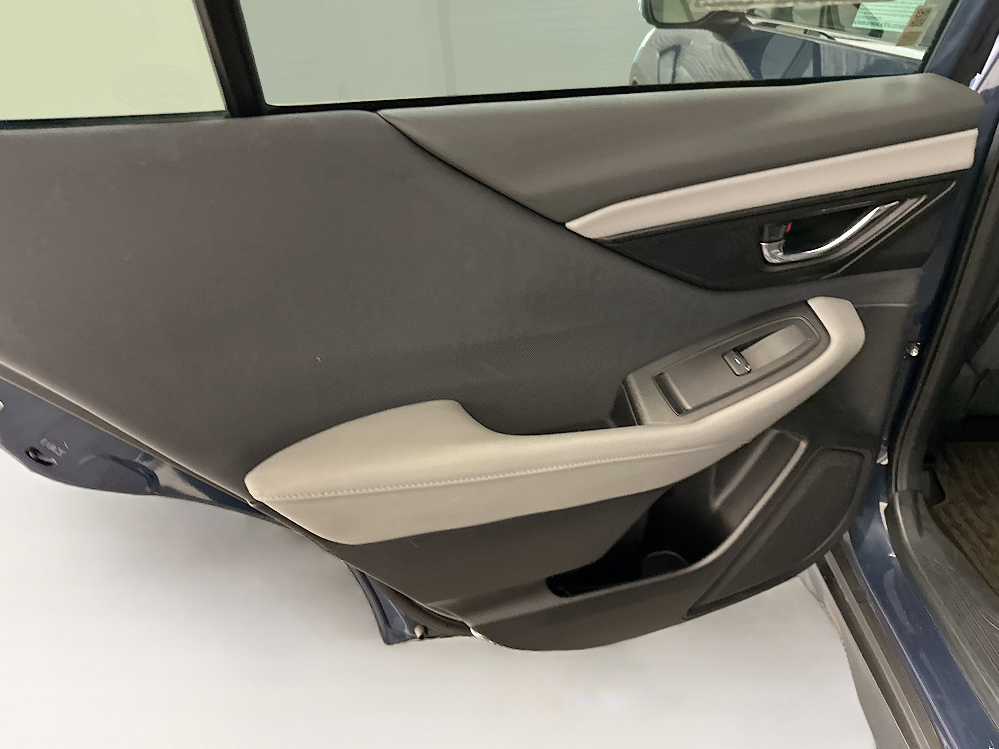 Used 2025 Subaru Outback Premium image 28