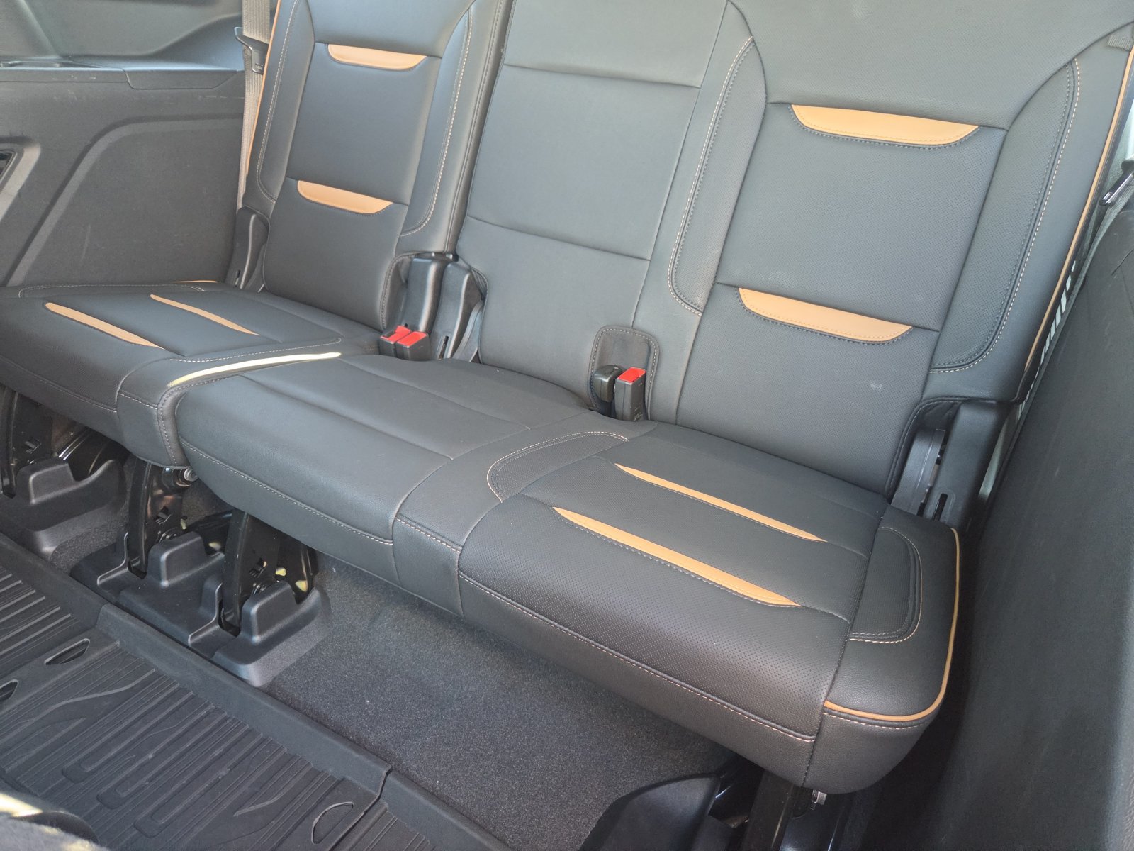 Used 2024 GMC Yukon AT4 AWD/4WD image 31