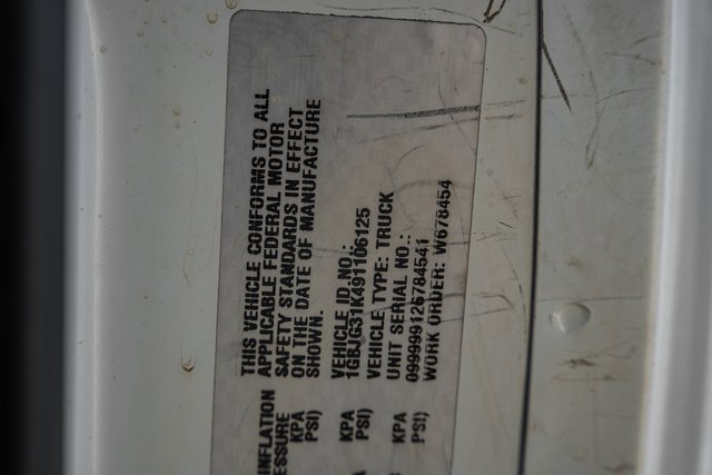 Used 2009 Chevrolet Express 3500 image 32