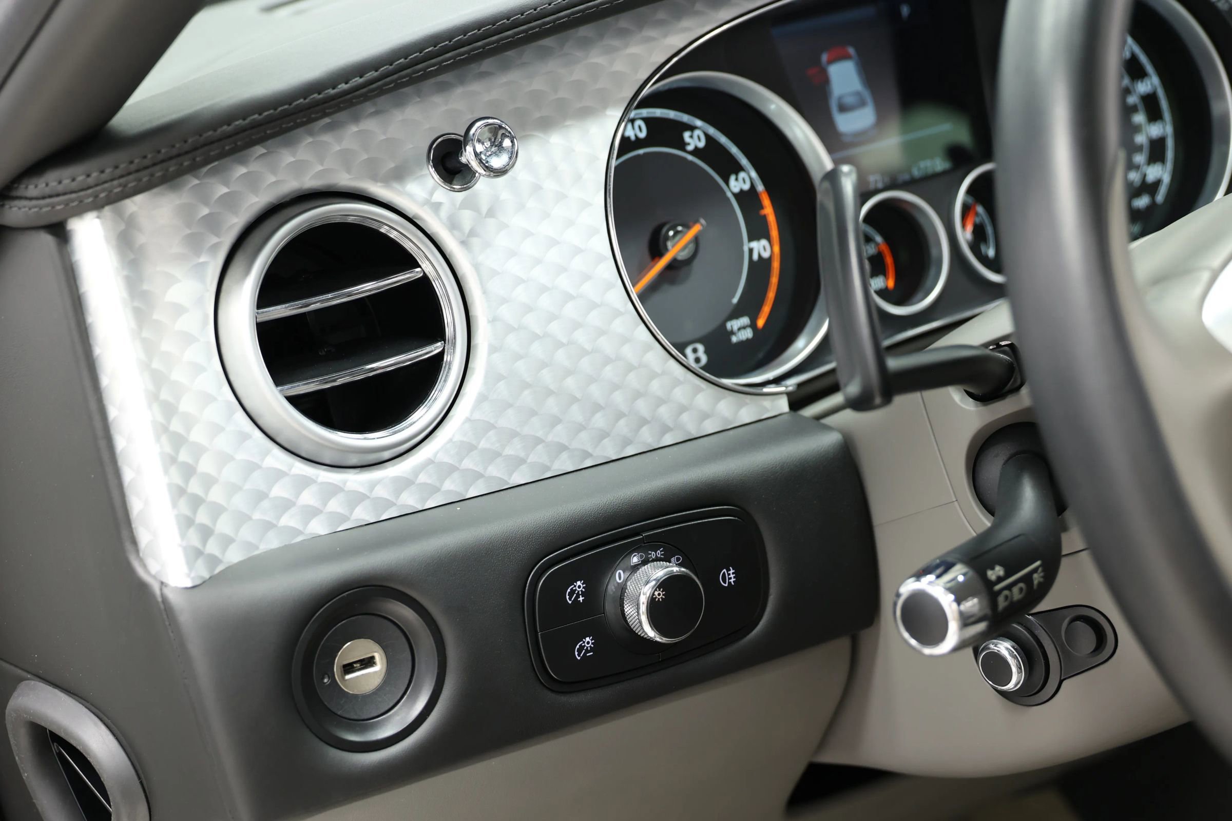 Used 2014 Bentley Flying Spur W12 image 21