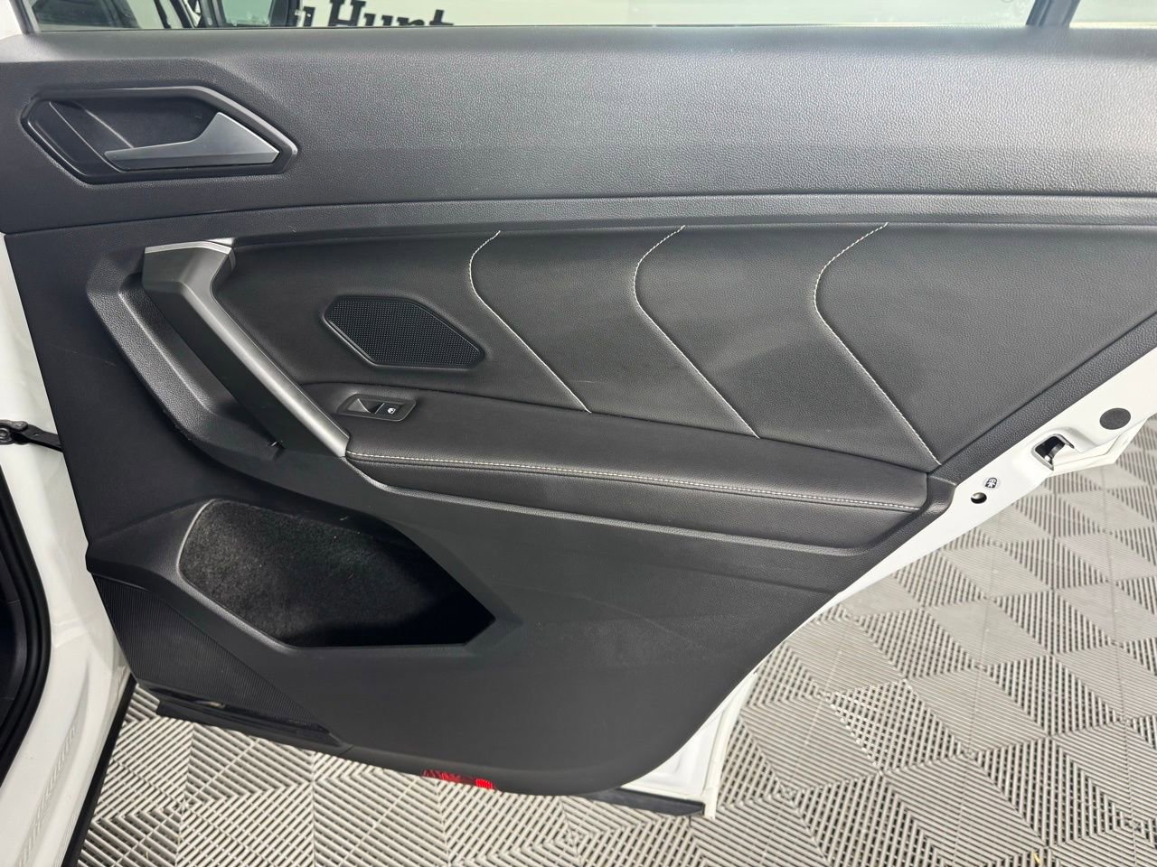 Used 2024 Volkswagen Tiguan SE R-Line image 27