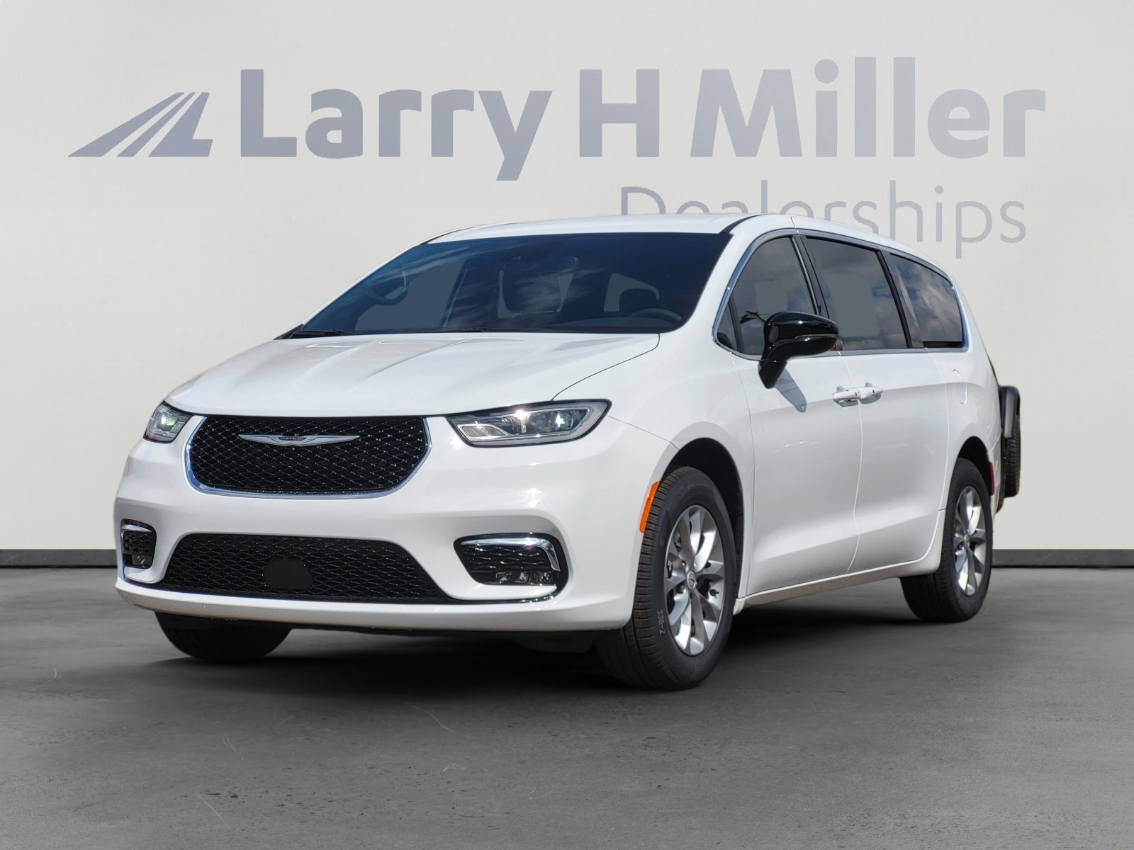 New 2026 Chrysler Pacifica Select