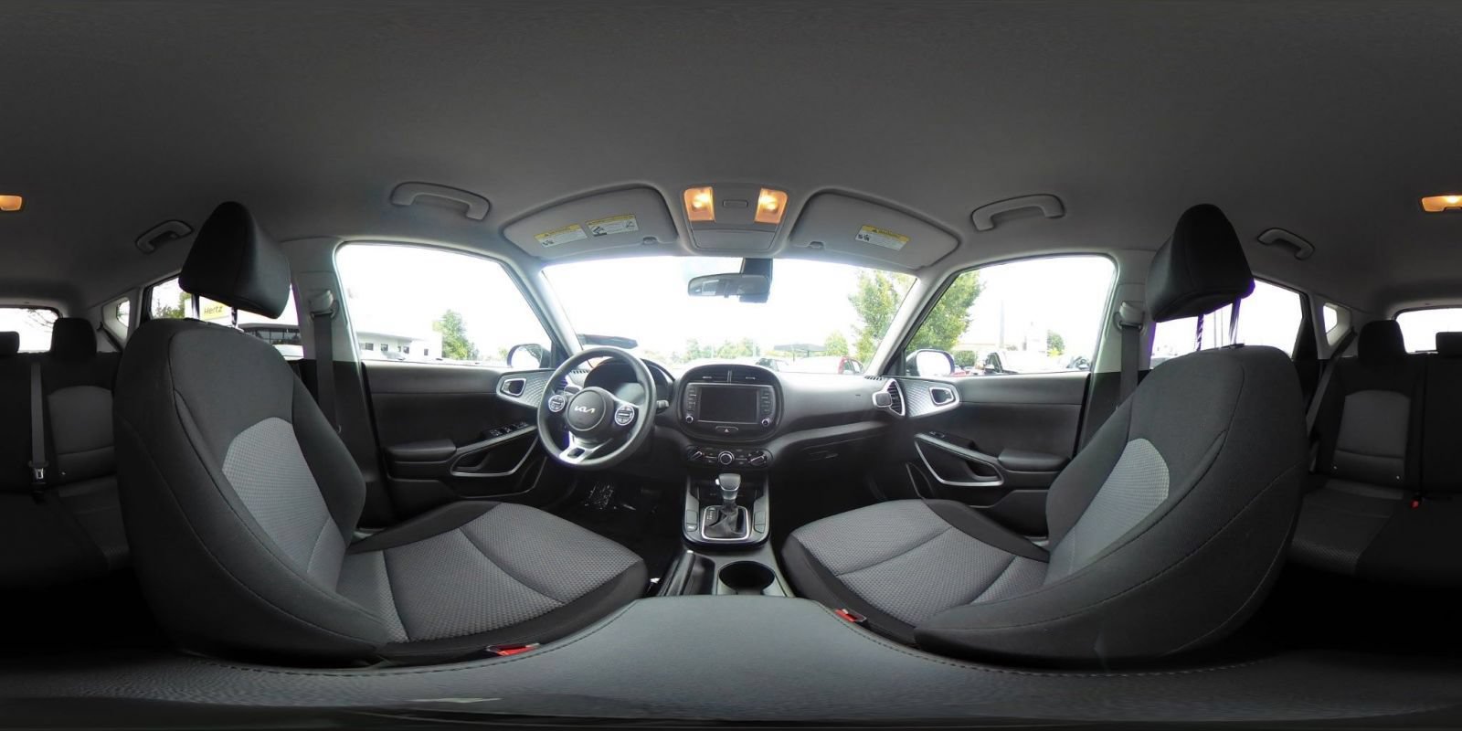 Used 2025 Kia Soul LX w/ LX Technology Package FWD image 40