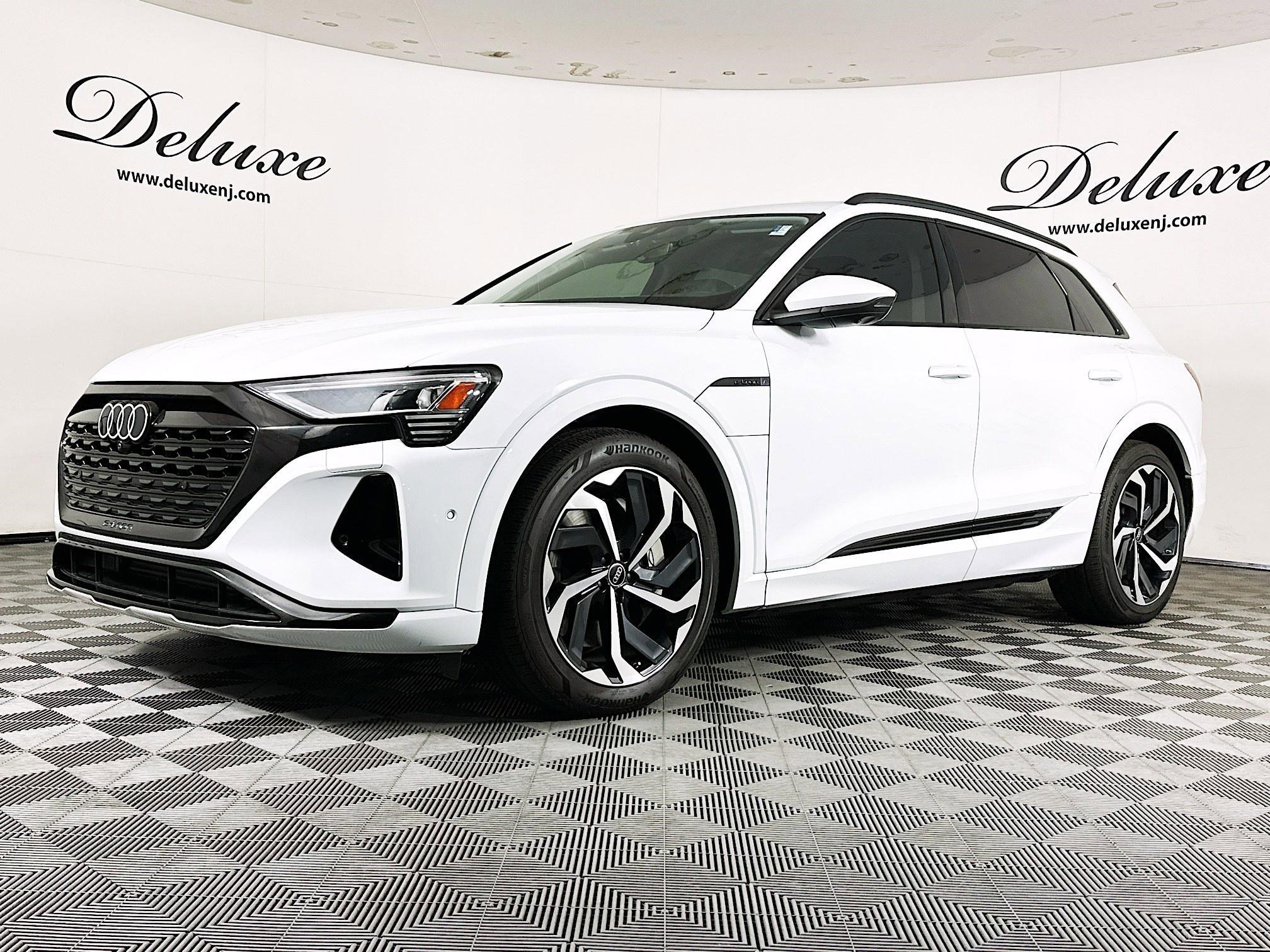 Used 2024 Audi Q8 e-tron Premium Plus w/ Premium Plus Package image 3