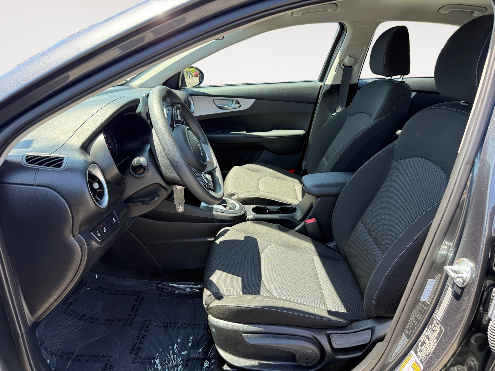 Used 2024 Kia Forte LXS w/ LXS Technology Package FWD image 10