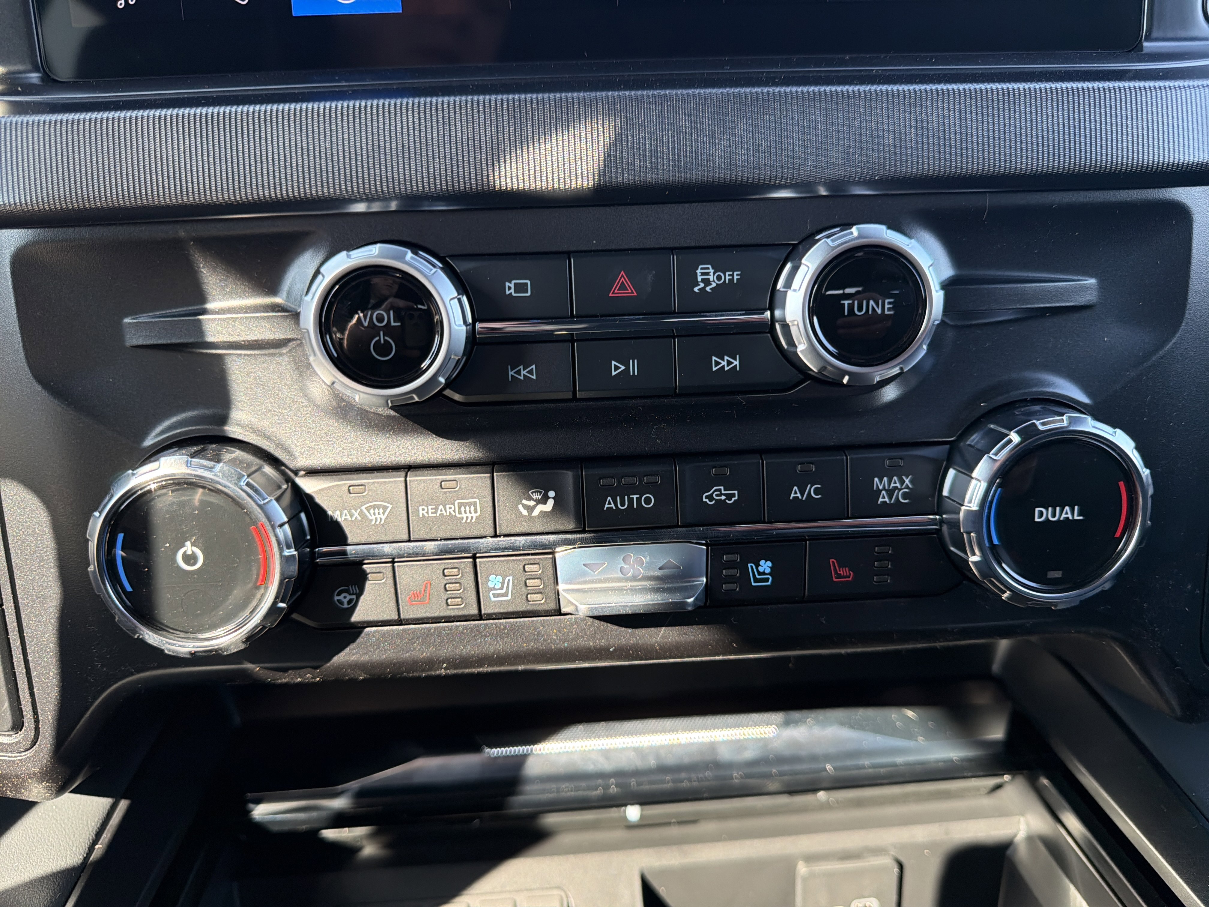 New 2026 Ford F250 Platinum image 28