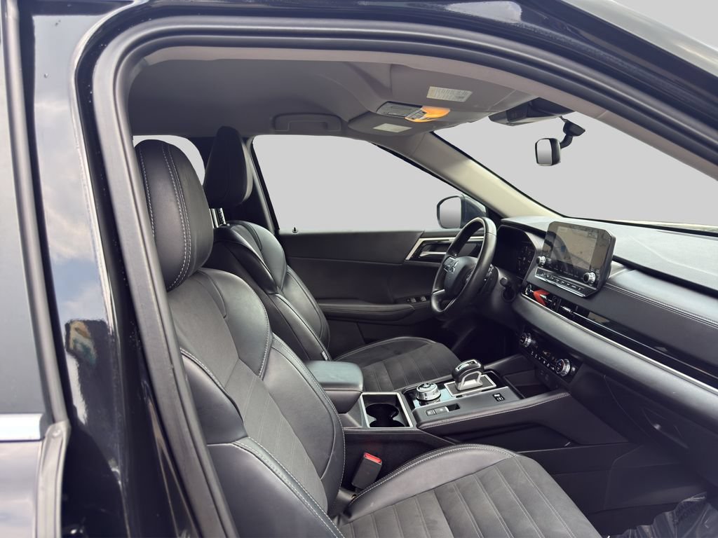 Used 2024 Mitsubishi Outlander SE AWD/4WD image 30
