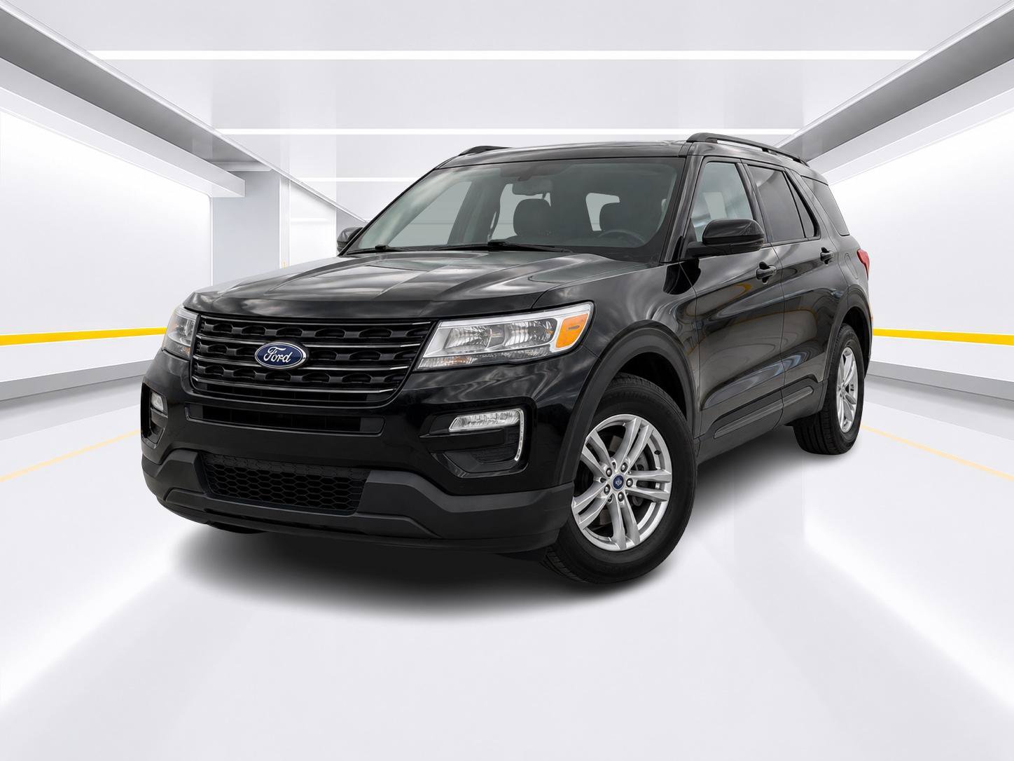 Used 2017 Ford Explorer FWD image 1