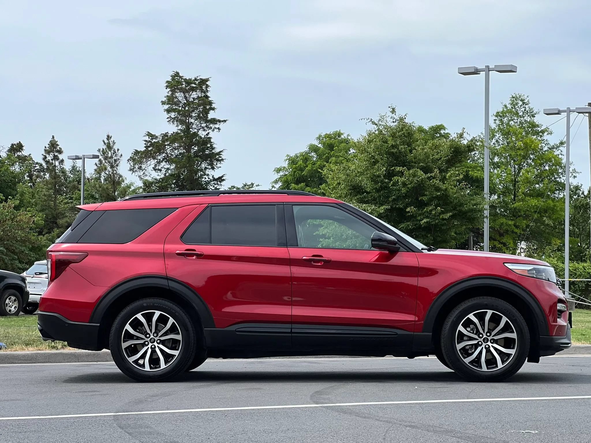 Used 2020 Ford Explorer ST w/ Premium Technology Package AWD/4WD image 6
