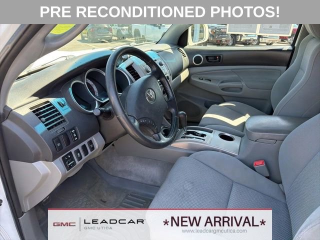 Used 2011 Toyota Tacoma 4x4 Access Cab V6 w/ TRD Sport Pkg image 17