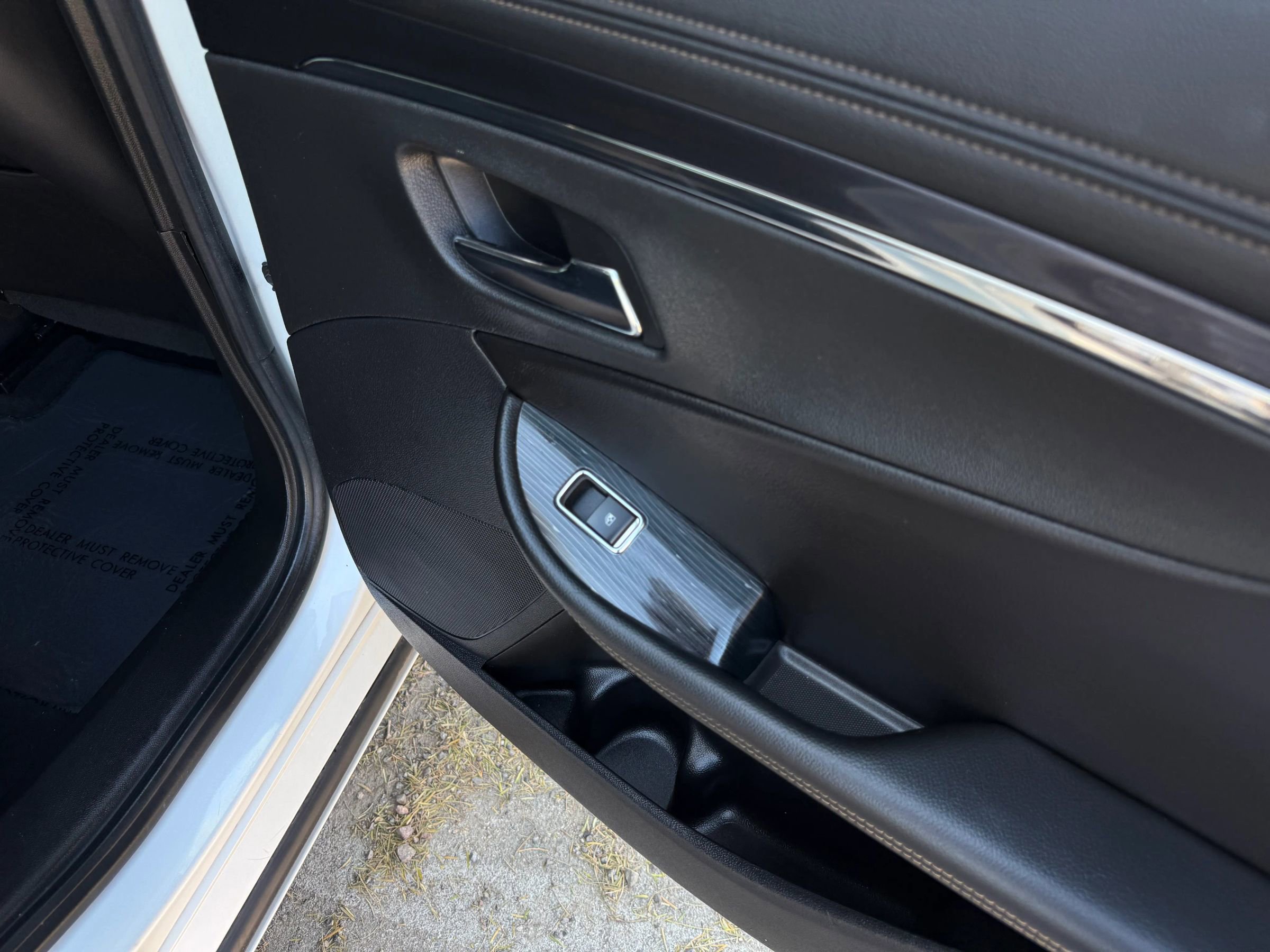 Used 2016 Chevrolet Impala LTZ w/ Enhanced Convenience Package image 19