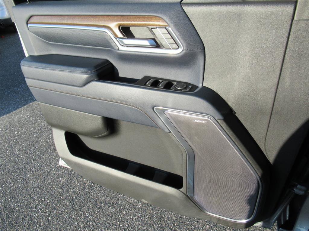 Used 2024 Chevrolet Silverado 2500 High Country w/ Technology Package image 30