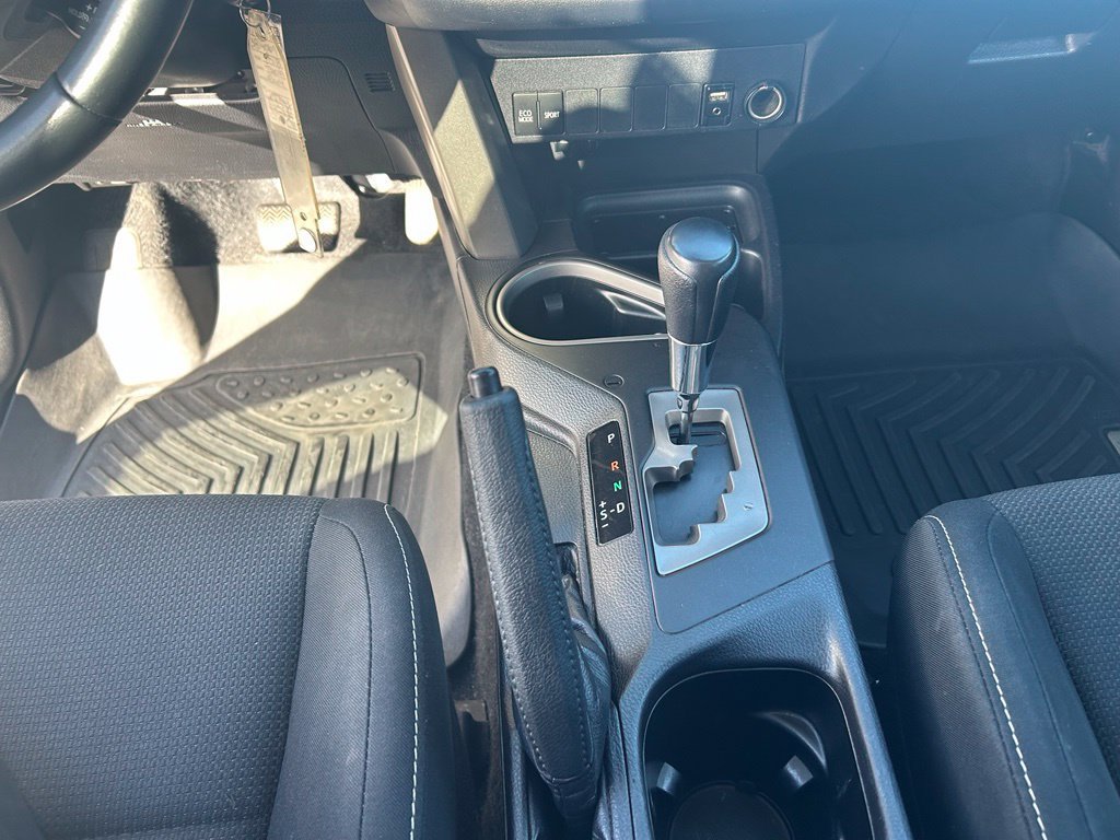 Used 2018 Toyota RAV4 XLE AWD/4WD image 24