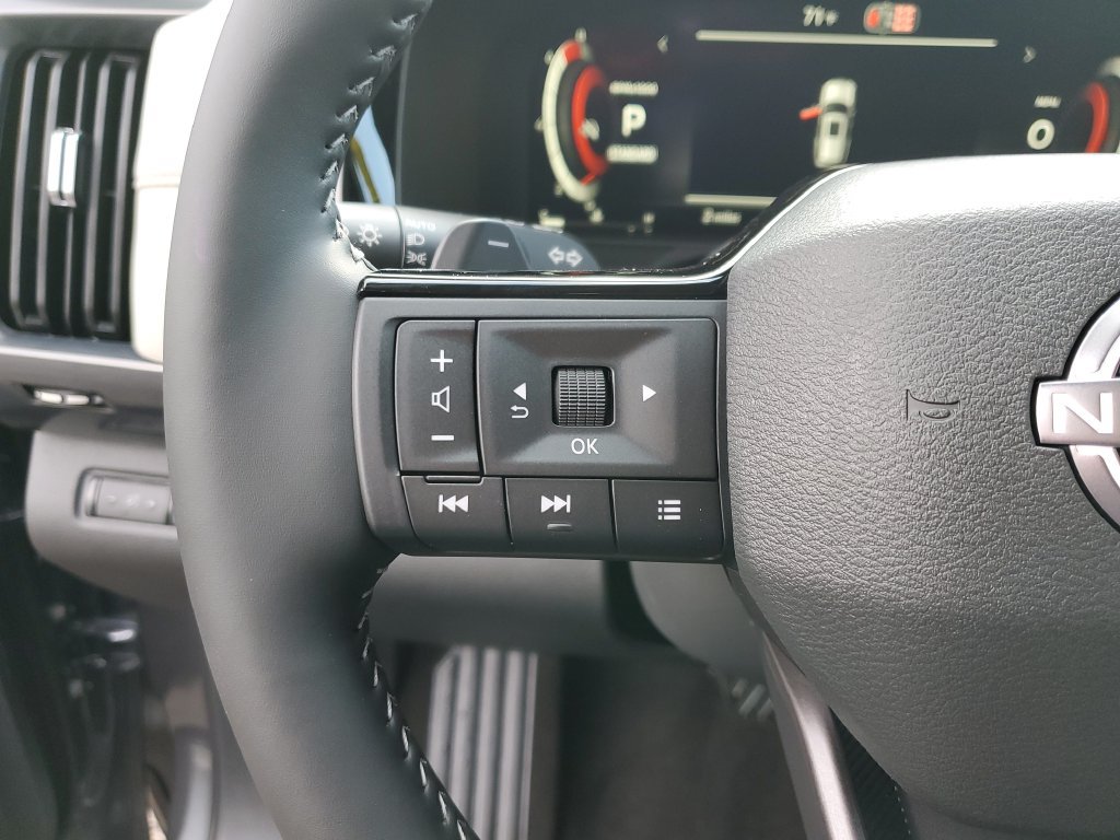 New 2026 Nissan Pathfinder SL FWD image 24