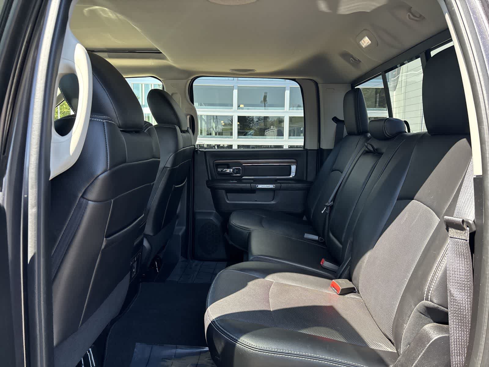 Used 2016 RAM 1500 Laramie w/ Convenience Group AWD/4WD image 9