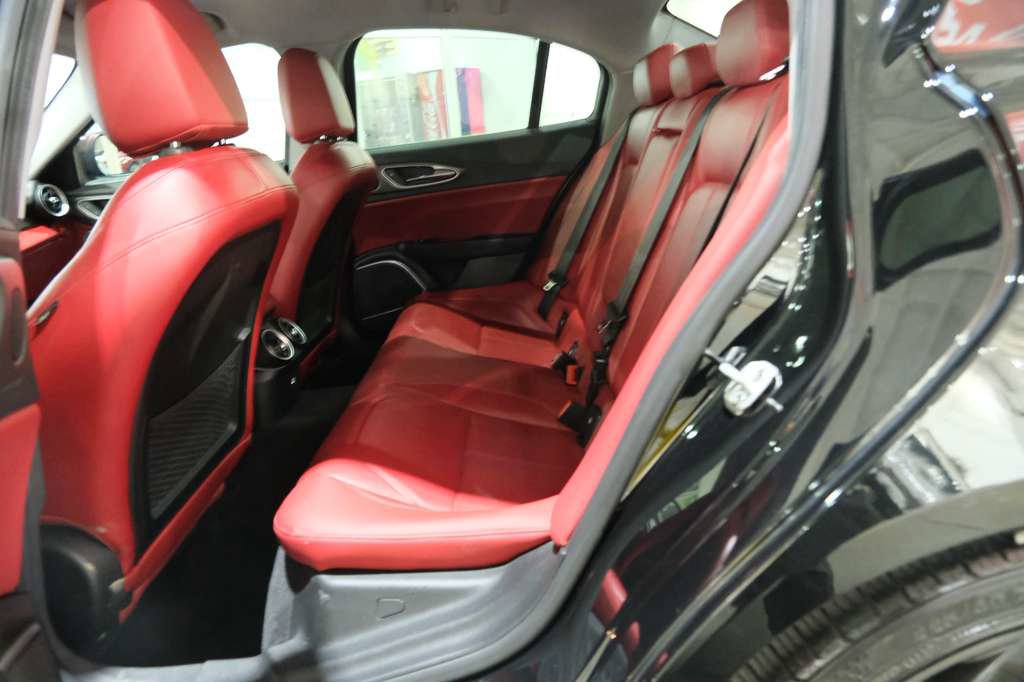 Used 2018 Alfa Romeo Giulia Ti w/ Nero Edizione RWD image 20