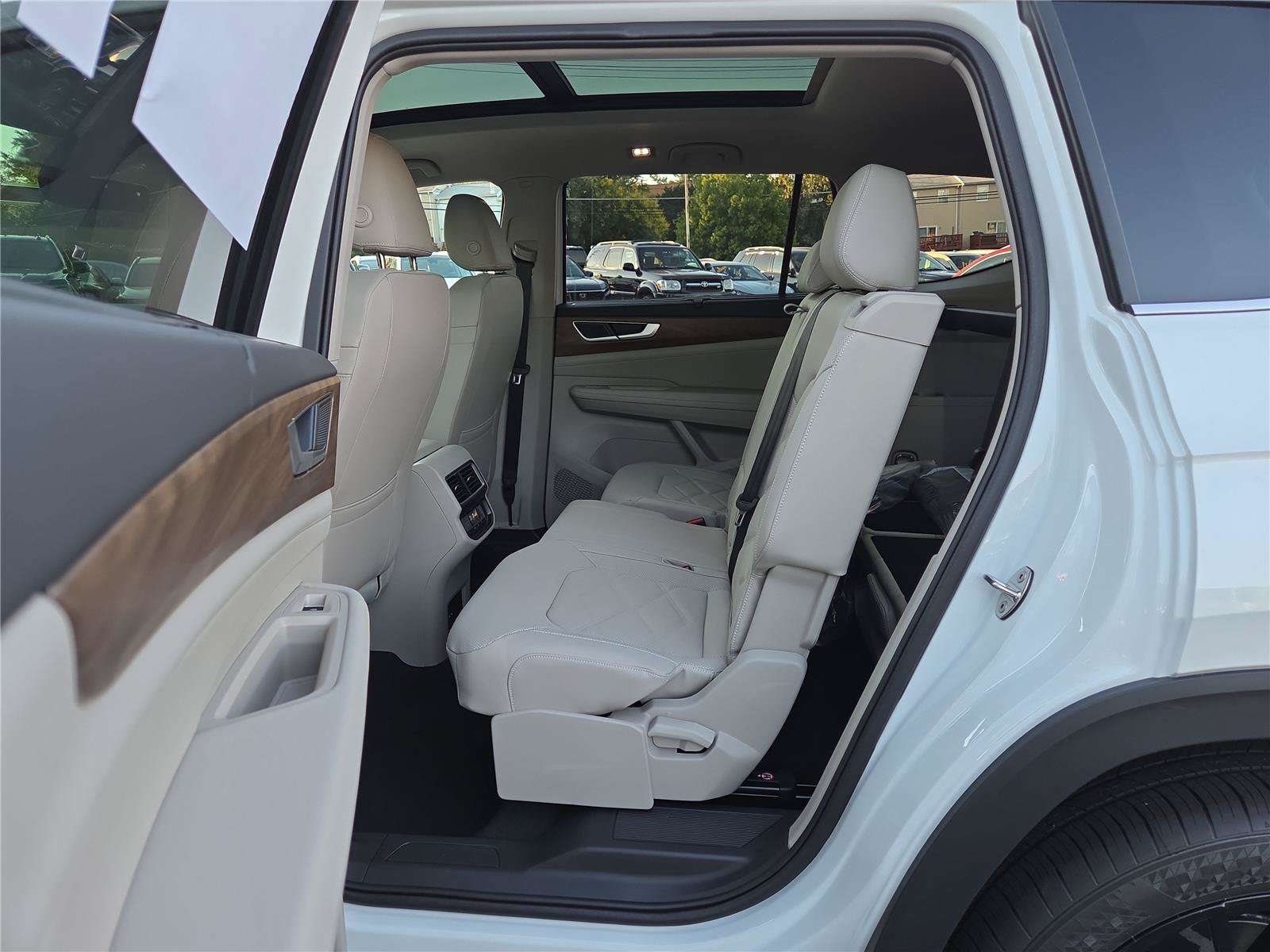 New 2026 Volkswagen Atlas SE FWD image 22