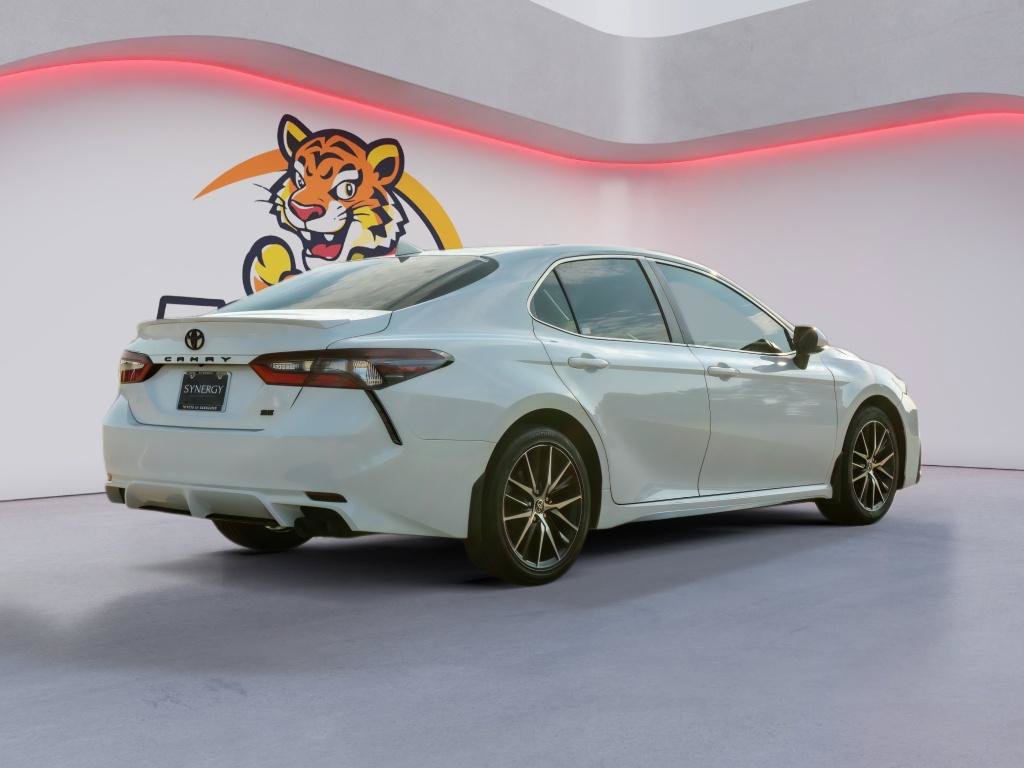 Used 2024 Toyota Camry SE FWD image 5