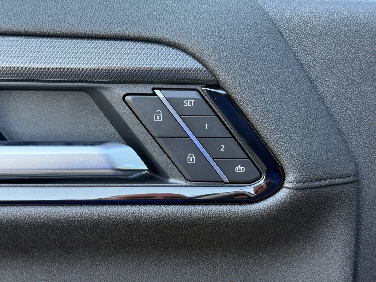 New 2026 GMC Sierra 2500 AT4 w/ AT4 Premium Plus Package image 11