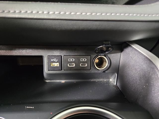Used 2025 Toyota Highlander XSE AWD/4WD image 28