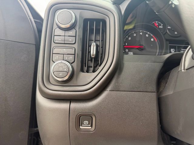 Used 2021 GMC Sierra 1500 4x4 Crew Cab w/ Sierra Value Package image 16