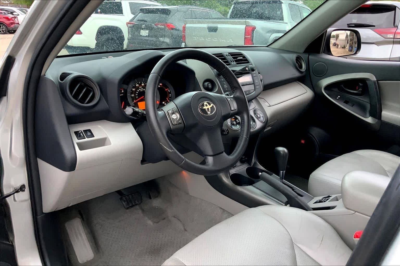 Used 2010 Toyota RAV4 Limited AWD/4WD image 17