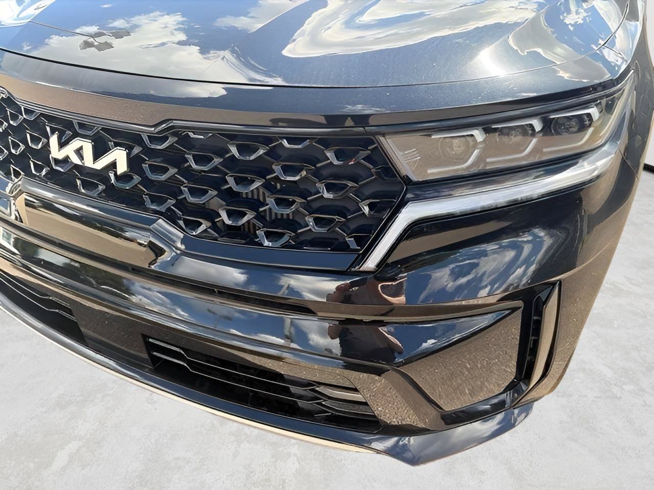 Used 2023 Kia Sorento SX AWD/4WD image 11