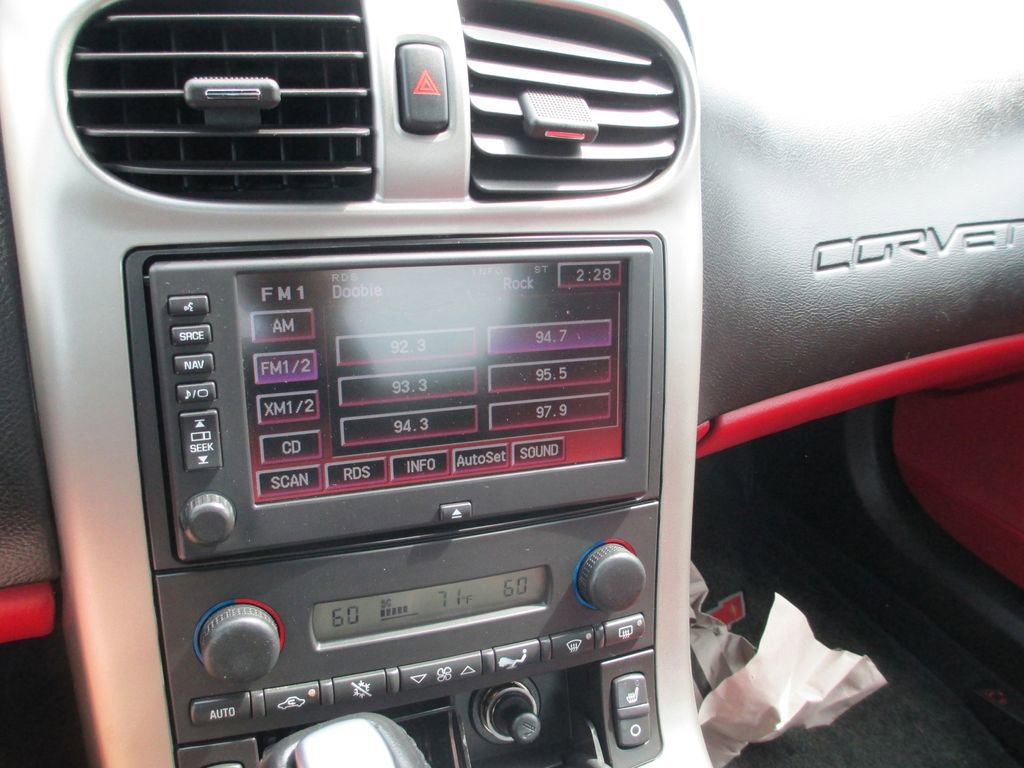 Used 2005 Chevrolet Corvette Coupe w/ Preferred Equipment Group image 21