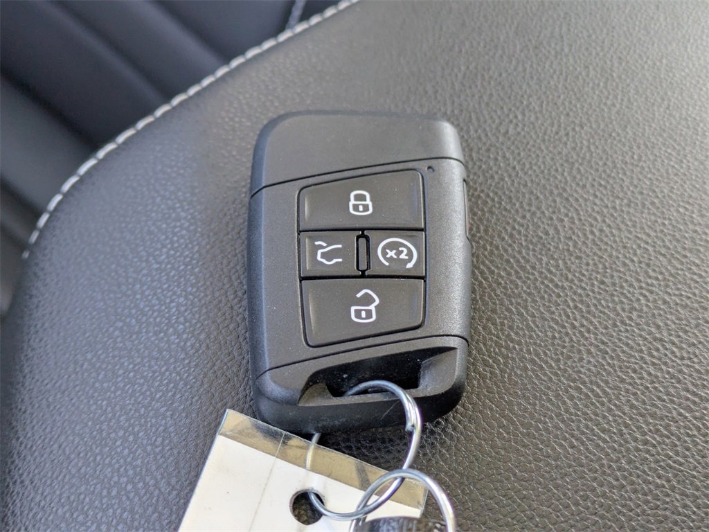 Used 2023 Volkswagen Jetta SE image 41