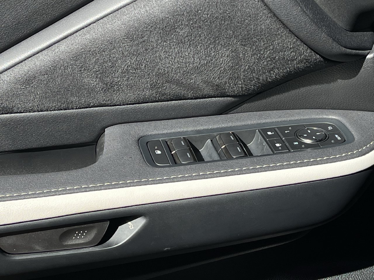Used 2025 Lexus TX 500h AWD w/ Technology Package image 21