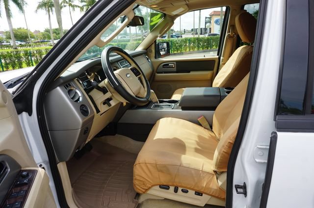 Used 2014 Ford Expedition XLT w/ Equipment Group 202A RWD image 26