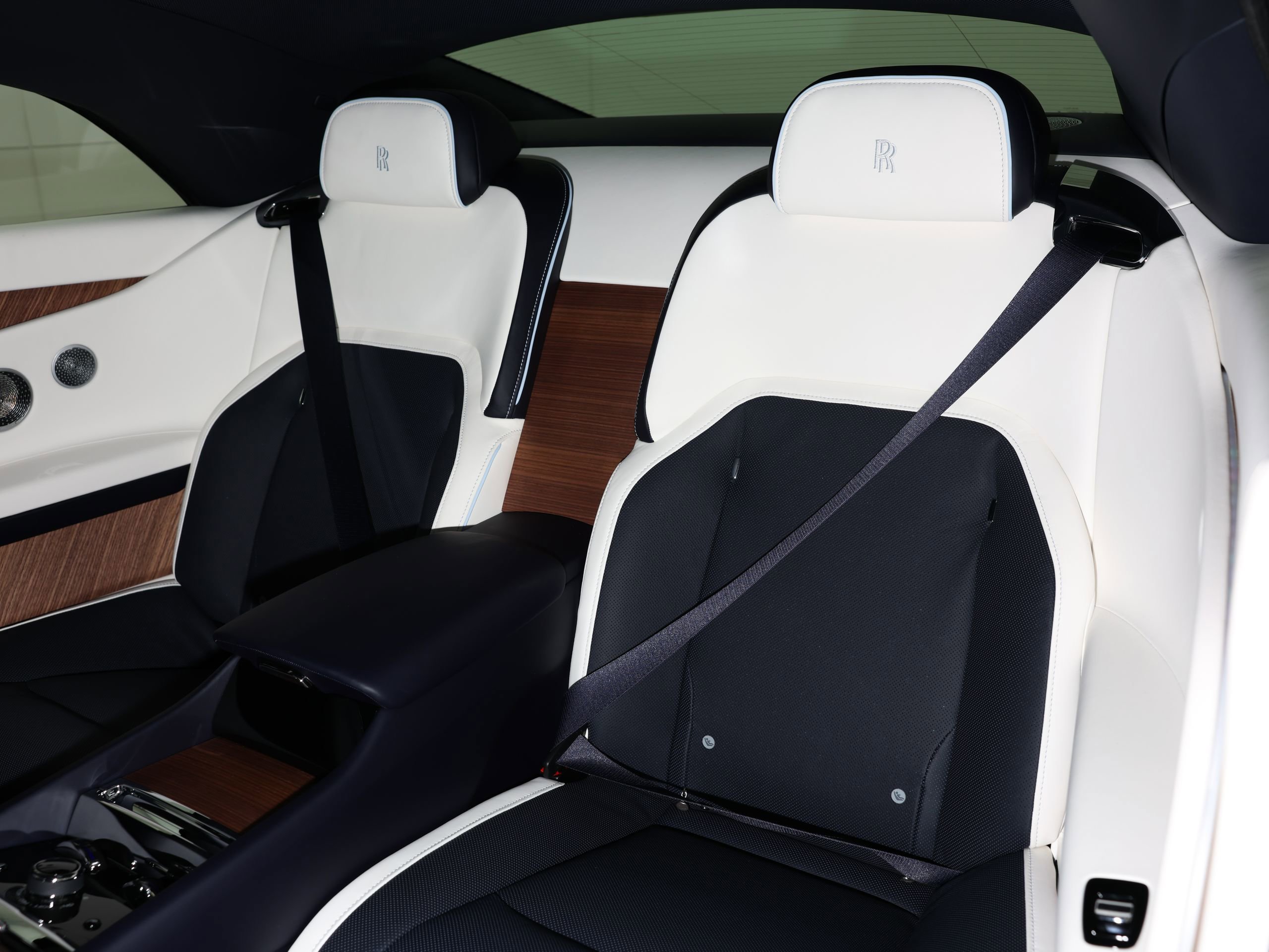 New 2026 Rolls-Royce Spectre Base image 38