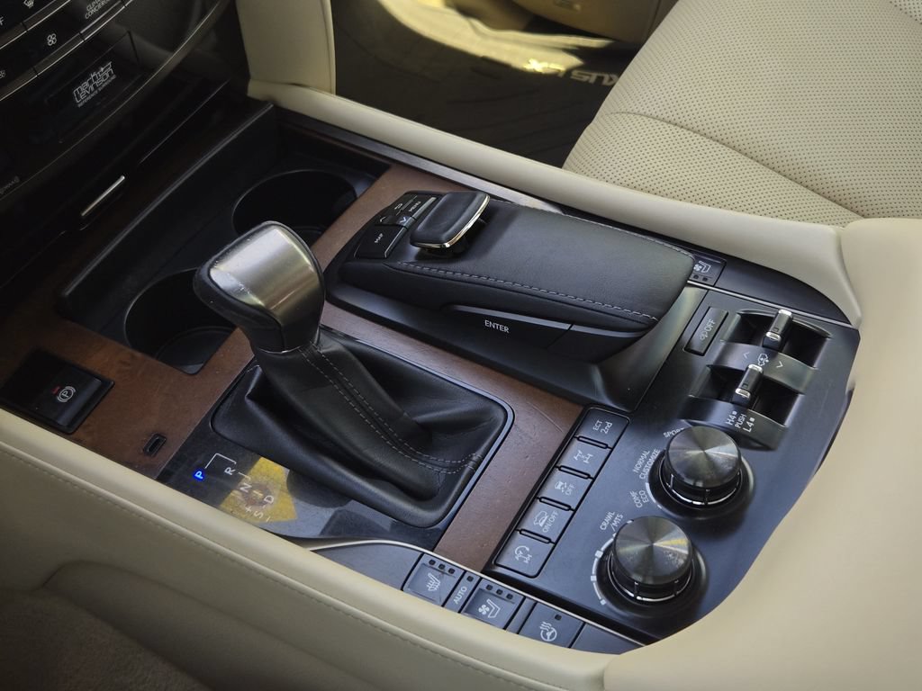 Used 2020 Lexus LX 570 4WD w/ Luxury Package image 20